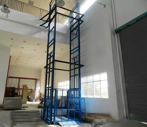 二樓上貨專(zhuān)用升降平臺(tái) 二樓上貨專(zhuān)用升降平臺(tái)